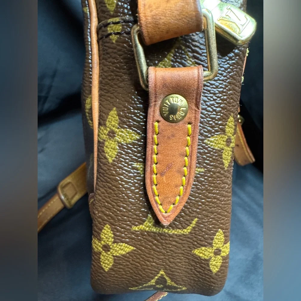 ‼️ SALE ‼️ Louis Vuitton LV Trocadero 23 Monogram Bag with COA